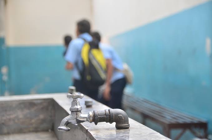 escuelas de educación básica sin agua 