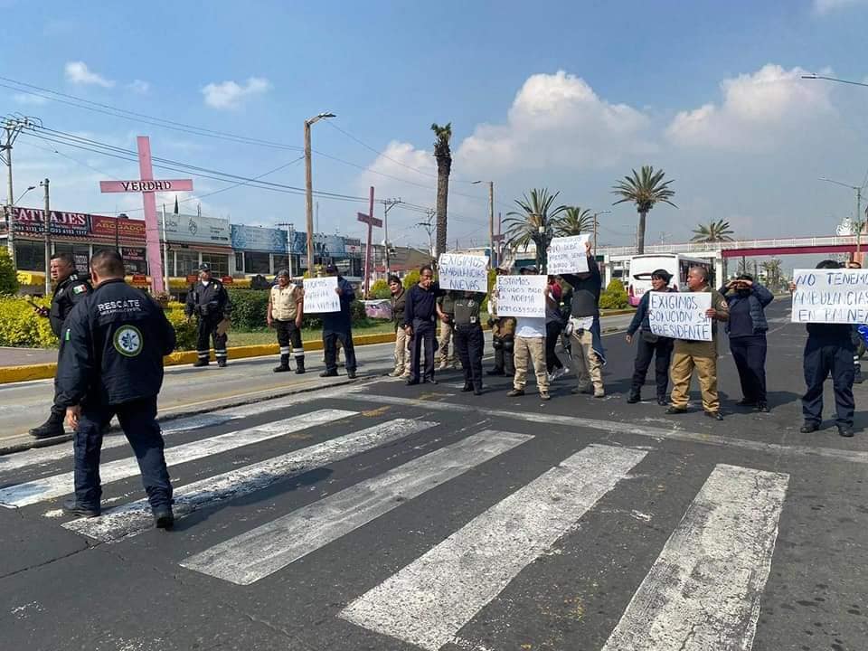 Paramédicos se manifestaron en Nezahualcóyotl