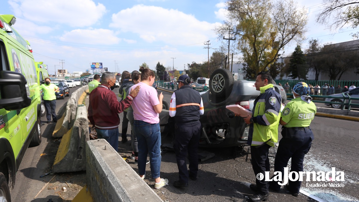 volcadura-en-paseo-tollocan-LaJornadaEstadoDeMexico