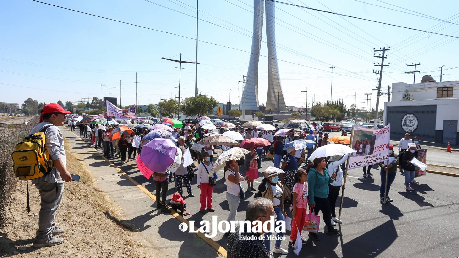 comerciantes-semifijos-del-centro-de-toluca-se-manifiestan-piden-que-los-dejen-trabajar