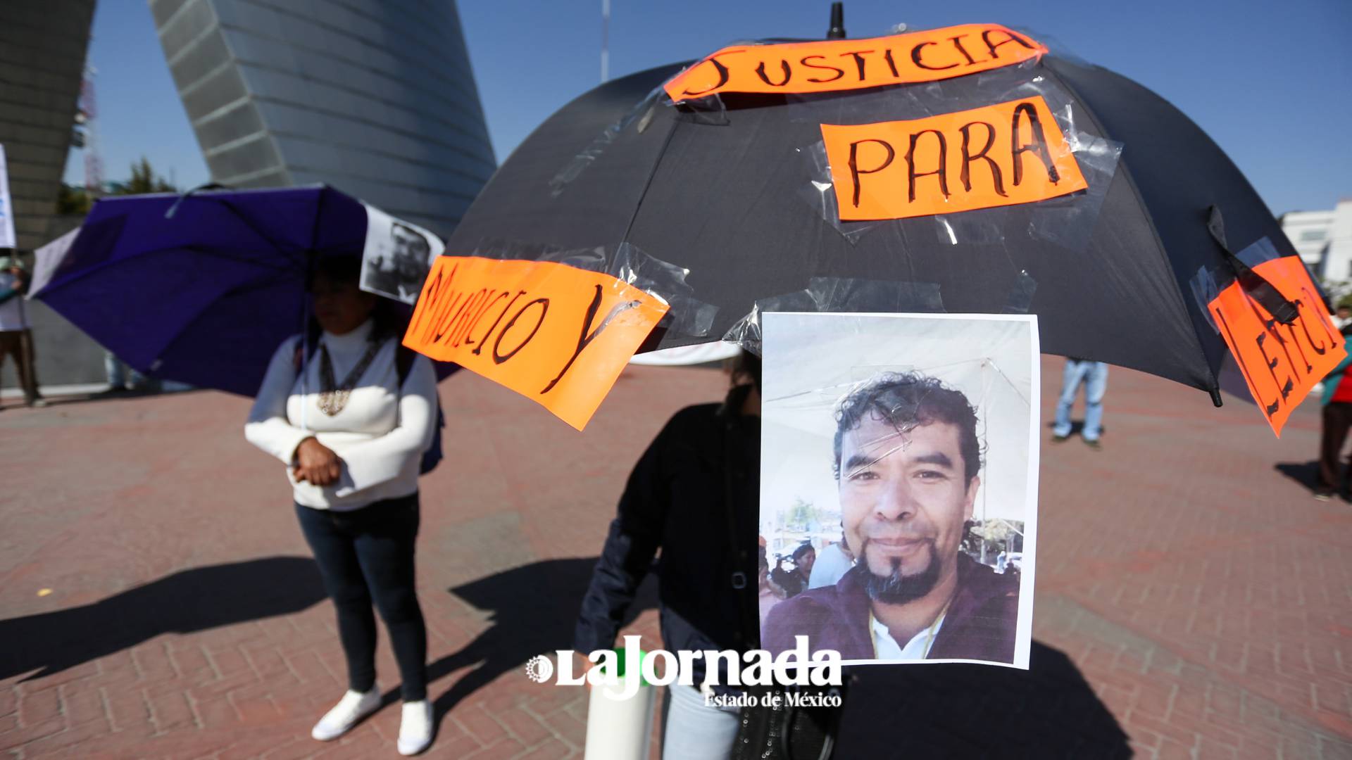 comerciantes-semifijos-del-centro-de-toluca-se-manifiestan-piden-que-los-dejen-trabajar