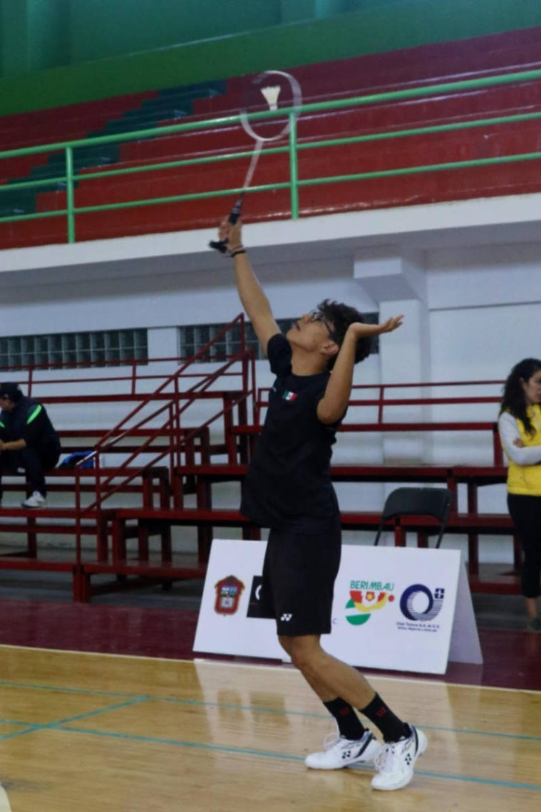 erick-trujillo-quiere-consolidarse-en-el-badminton