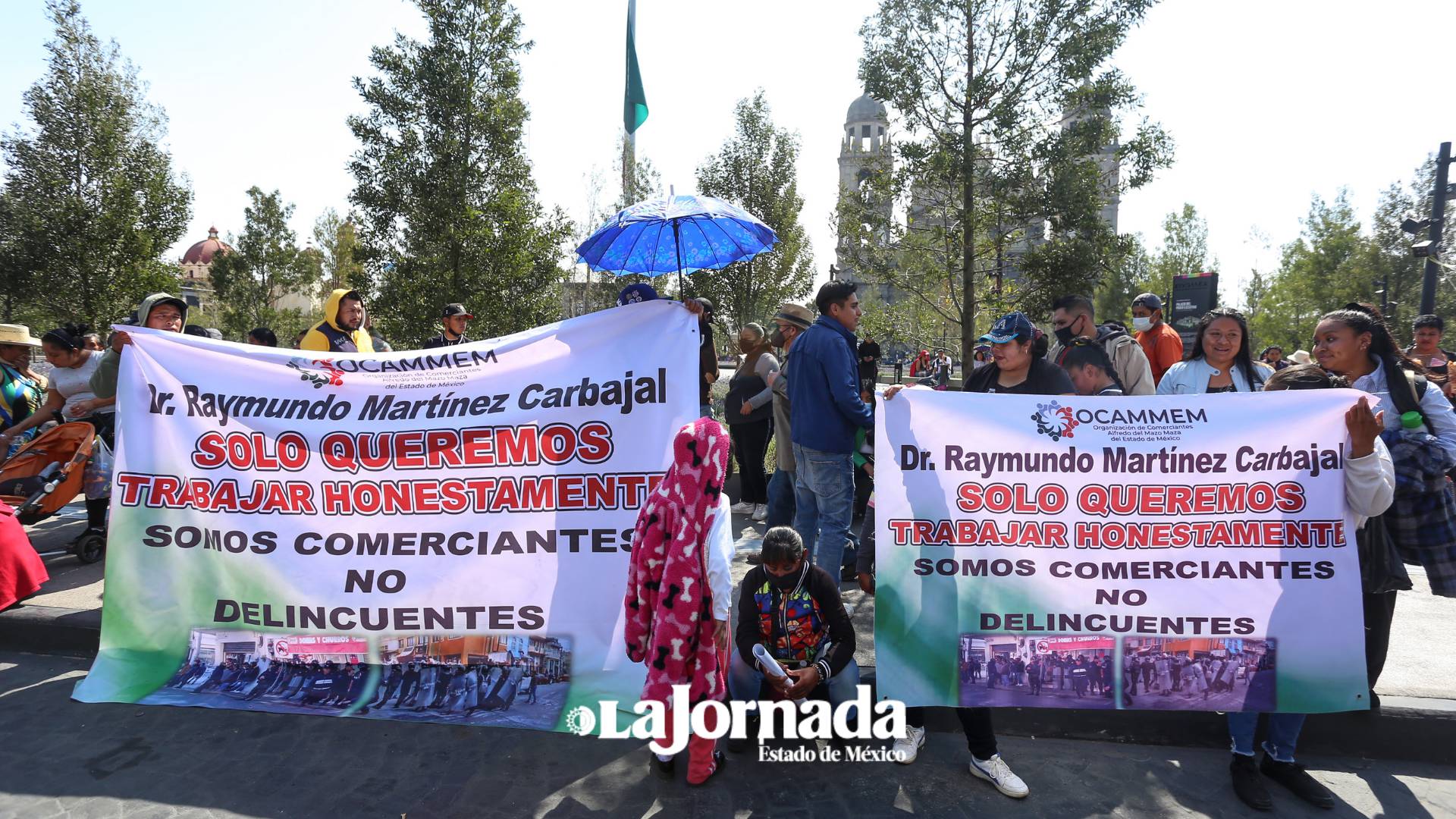 comerciantes-semifijos-del-centro-de-toluca-se-manifiestan-piden-que-los-dejen-trabajar