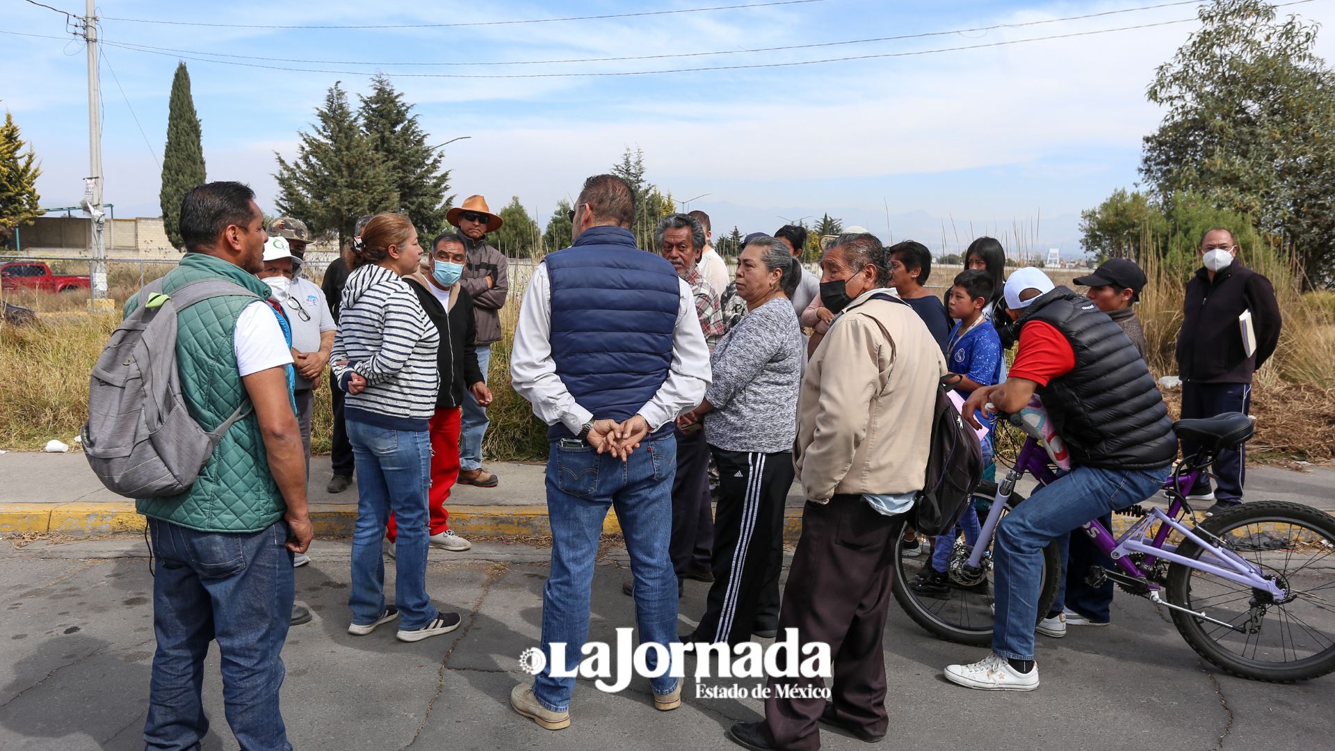 vecinos-de-san-antonio-la-isla-se-manifiestan