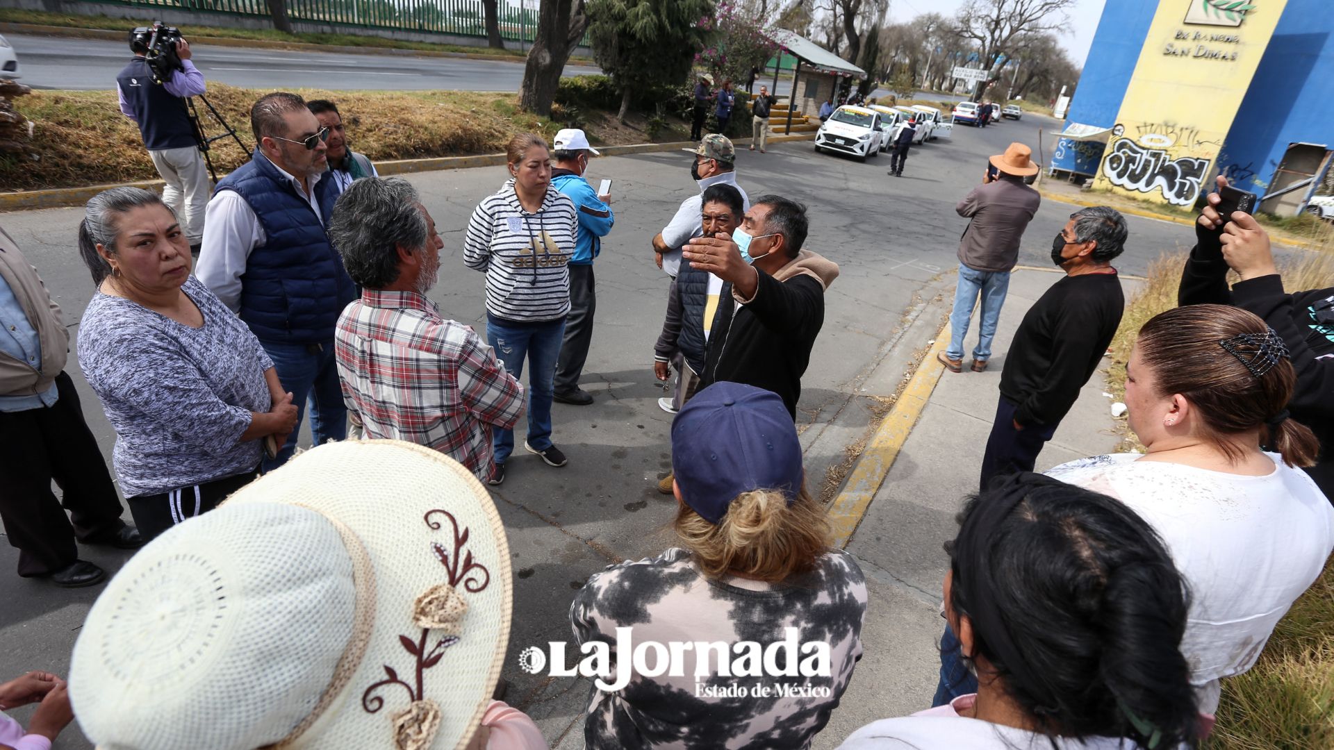 vecinos-de-san-antonio-la-isla-se-manifiestan