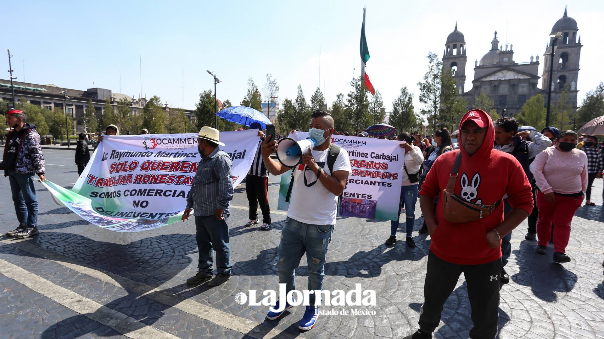 comerciantes-semifijos-del-centro-de-toluca-se-manifiestan-piden-que-los-dejen-trabajar