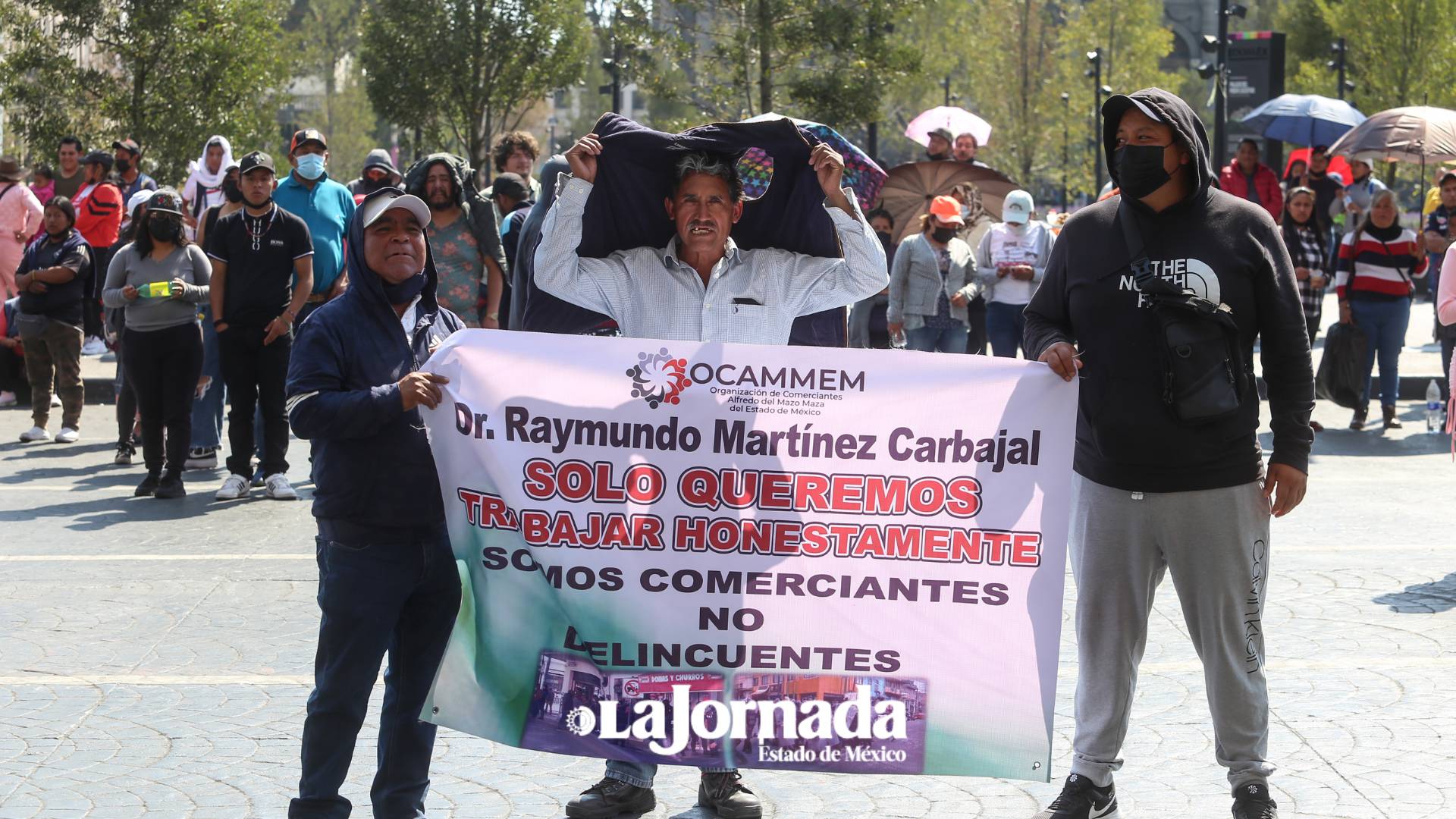 comerciantes-semifijos-del-centro-de-toluca-se-manifiestan-piden-que-los-dejen-trabajar