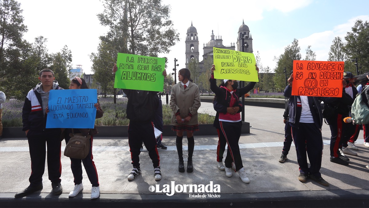 docentes-se-manifiestan-en-toluca