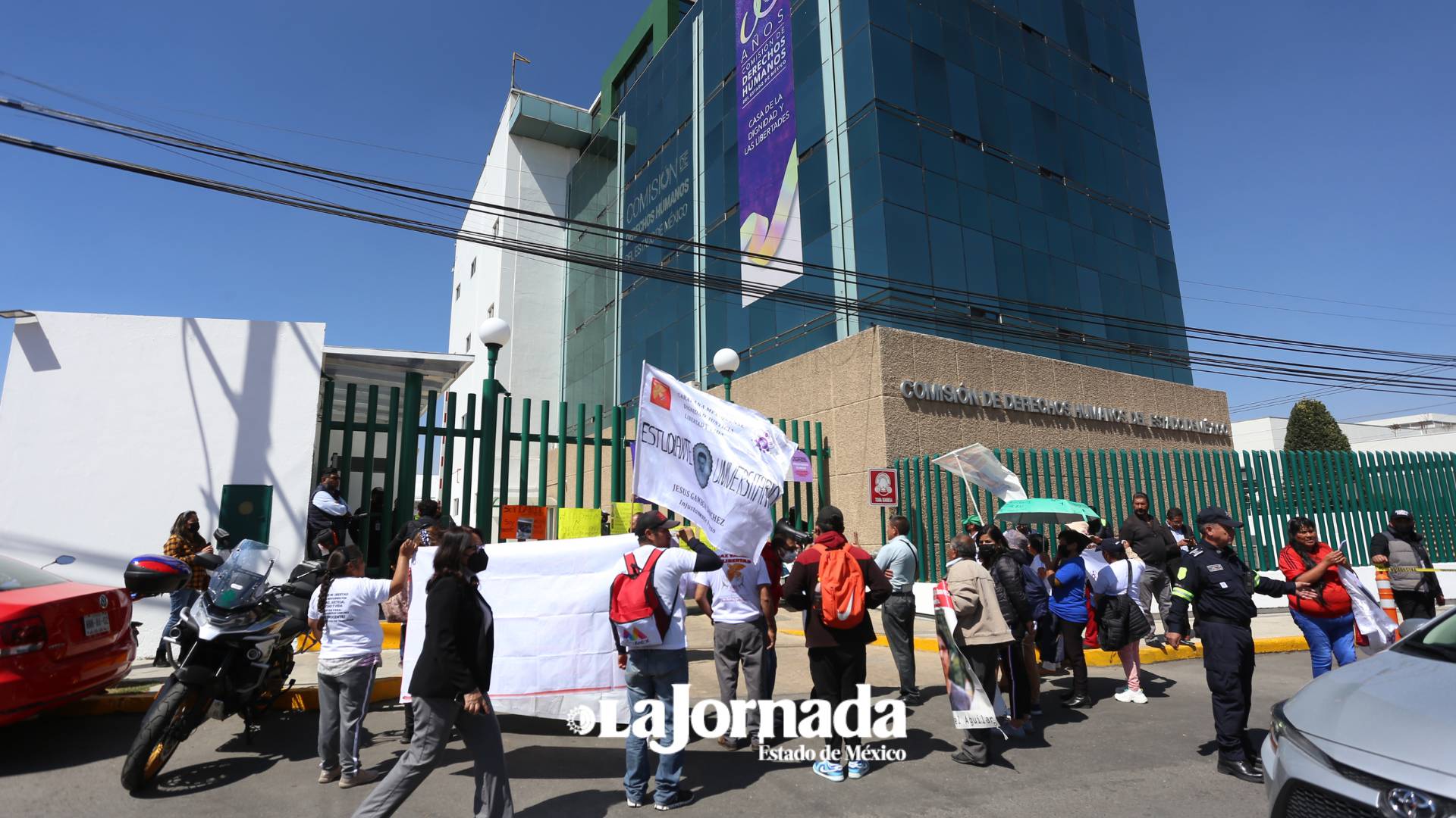 video-familiares-de-los-injustamente-presos-se-manifiestan-frente-a-la-comision-de-derechos-humanos-jornadaestadodemexico